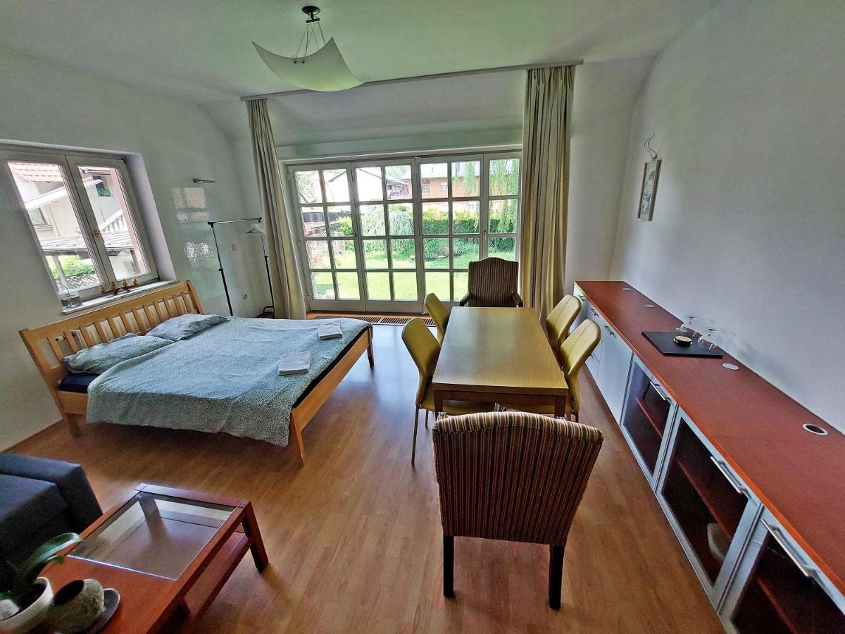 Hotel R24, Rose House à Ljubljana Extérieur photo